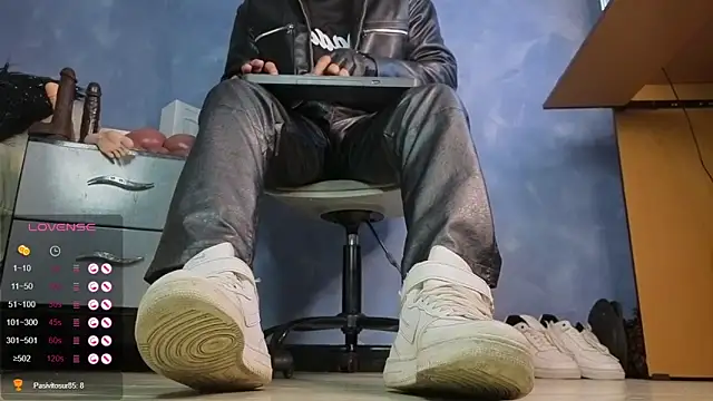 Snapshot of TomLover_12 chatting on 02/11/26, 12:38 TomLover 12 online show from 02/11/26, 12:38