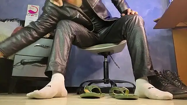 TomLover 12 online show from 04/18/26, 02:14