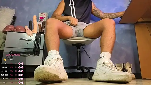 TomLover 12 online show from 04/15/26, 01:37