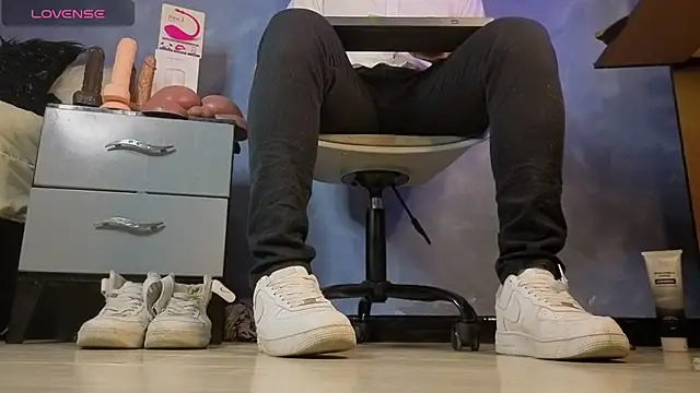 TomLover 12 online show from 03/04/26, 01:02