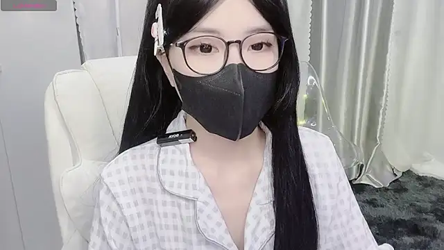 Snapshot of Mya_Lee chatting on 09/24/25, 03:07 Mya Lee online show from 09/24/25, 03:07
