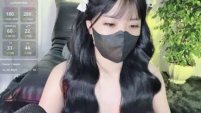 Snapshot of Mya_Lee chatting on 12/19/24, 10:21 Mya Lee online show from 12/19/24, 10:21