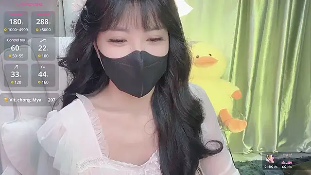 Snapshot of Mya_Lee chatting on 02/18/25, 04:36 Mya Lee online show from 02/18/25, 04:36