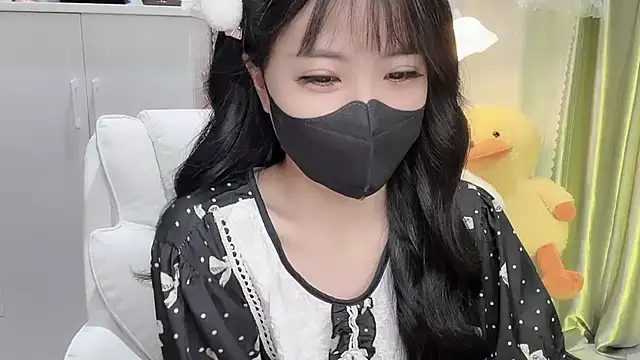 Snapshot of Mya_Lee chatting on 02/01/25, 05:37 Mya Lee online show from 02/01/25, 05:37