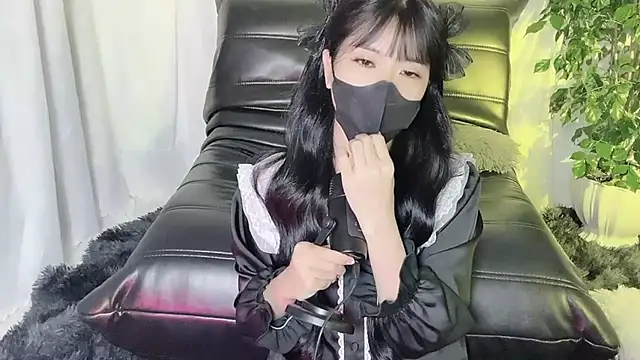 Snapshot of Mya_Lee chatting on 12/17/24, 10:22 Mya Lee online show from 12/17/24, 10:22