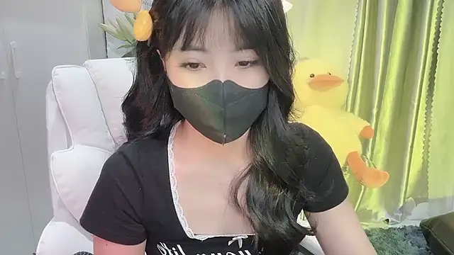Snapshot of Mya_Lee chatting on 02/14/25, 04:31 Mya Lee online show from 02/14/25, 04:31
