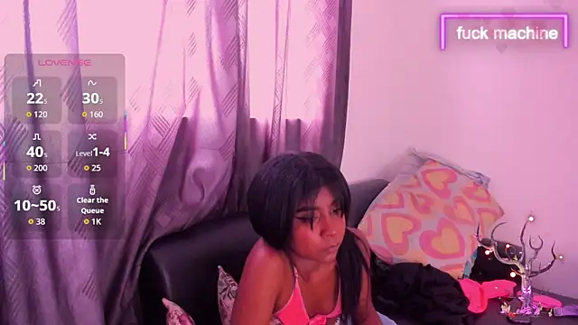 Snapshot of CuteEbony1 chatting on 10/03/25, 05:03 CuteEbony1 online show from 10/03/25, 05:03