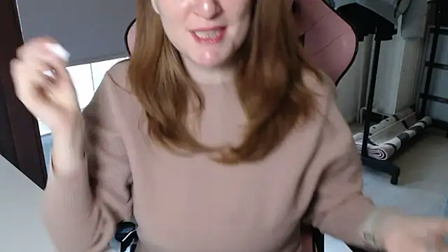 Snapshot of Exotic-Desire chatting on 11/11/25, 08:09 Exotic-Desire online show from 11/11/25, 08:09