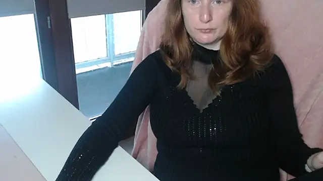 Snapshot of Exotic-Desire chatting on 10/29/25, 08:24 Exotic-Desire online show from 10/29/25, 08:24