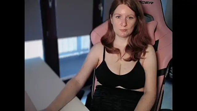 Snapshot of Exotic-Desire chatting on 12/04/25, 08:24 Exotic-Desire online show from 12/04/25, 08:24