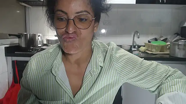 kateleyagrey online show from 10/08/25, 11:56