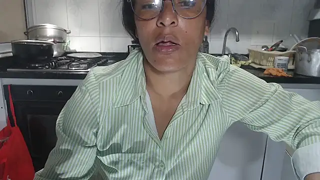 kateleyagrey online show from 10/21/25, 07:02