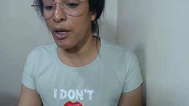 Snapshot of kateleyagrey chatting on 06/11/26, 12:32 kateleyagrey online show from 06/11/26, 12:32