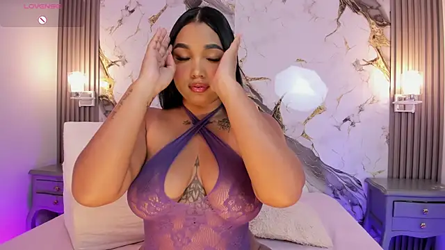 TianaaJackson online show from 10/18/25, 06:43