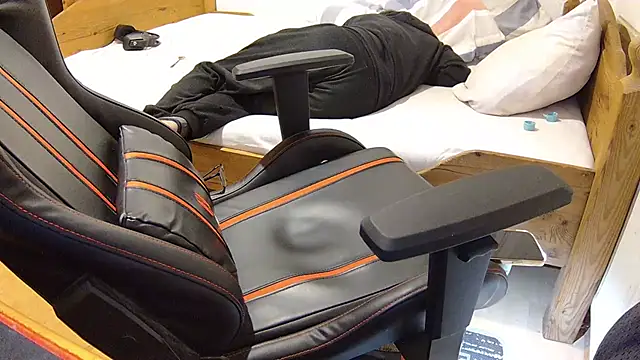 KmlBI26 online show from 10/29/25, 07:13