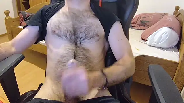 Snapshot of KmlBI26 chatting on 11/18/25, 04:54 KmlBI26 online show from 11/18/25, 04:54