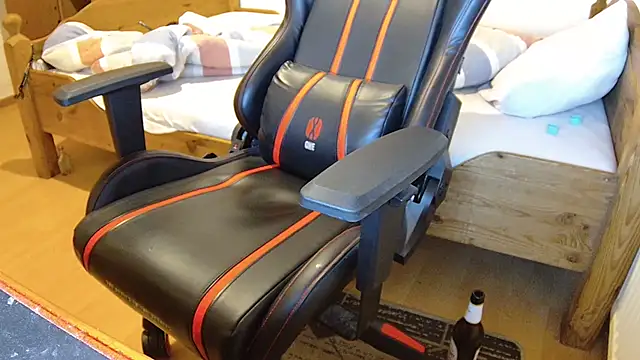 KmlBI26 online show from 10/29/25, 07:07