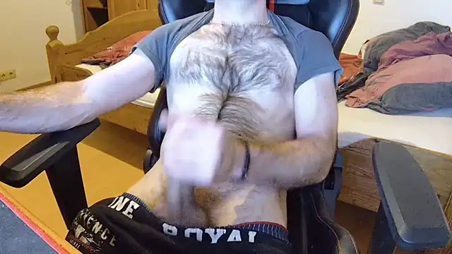 Snapshot of KmlBI26 chatting on 12/18/25, 09:51 KmlBI26 online show from 12/18/25, 09:51