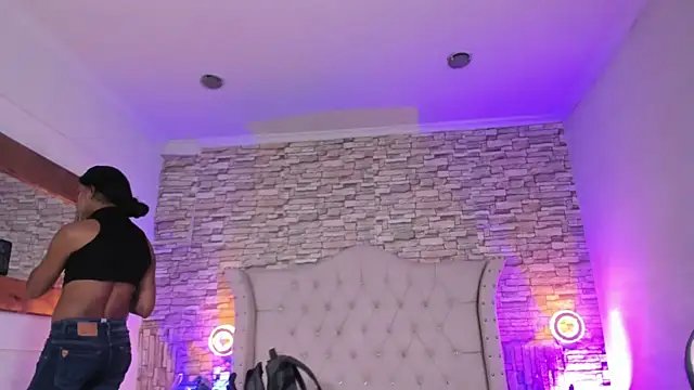 Lucia-sex online show from 01/15/26, 06:33