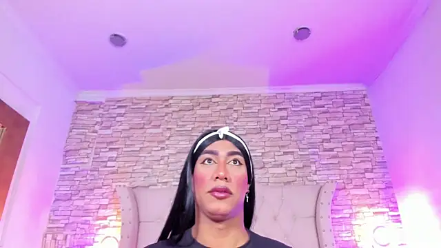 Snapshot of Lucia-sex chatting on 02/05/26, 08:26 Lucia-sex online show from 02/05/26, 08:26