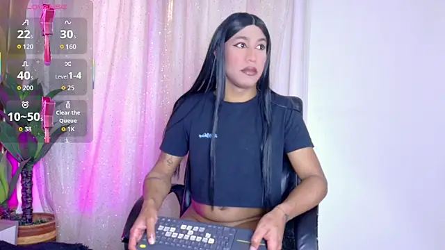 Snapshot of Lucia-sex chatting on 02/17/26, 08:06 Lucia-sex online show from 02/17/26, 08:06