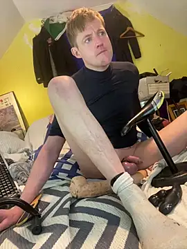 londonfuckwhore1 online show from 02/16/26, 04:00