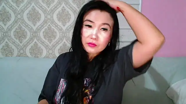 Snapshot of Bet_Lu chatting on 09/18/25, 10:51 Bet Lu online show from 09/18/25, 10:51