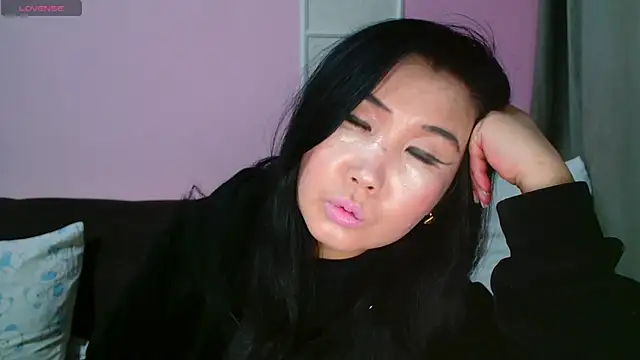 Snapshot of Bet_Lu chatting on 10/15/25, 08:50 Bet Lu online show from 10/15/25, 08:50