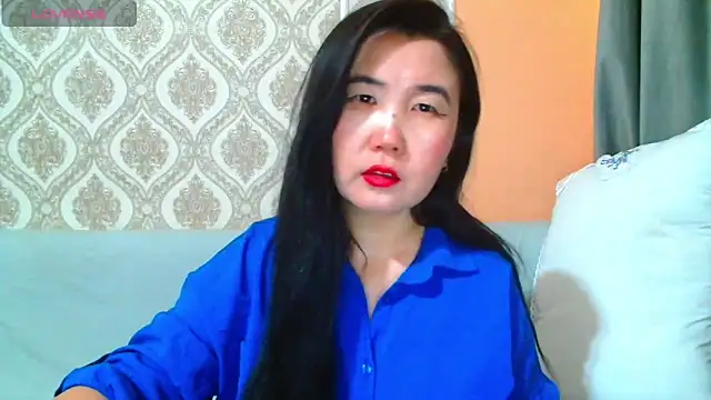 Snapshot of Bet_Lu chatting on 02/19/25, 07:50 Bet Lu online show from 02/19/25, 07:50