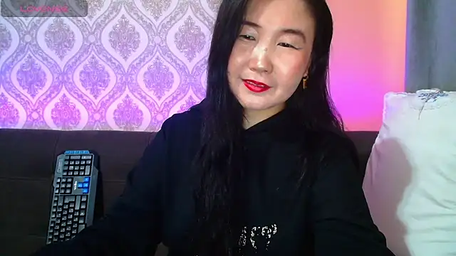 Snapshot of Bet_Lu chatting on 02/13/25, 07:35 Bet Lu online show from 02/13/25, 07:35