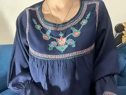 Minal 07 online show from 12/04/25, 04:06