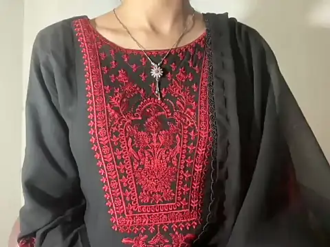 Minal 07 online show from 04/30/26, 05:42