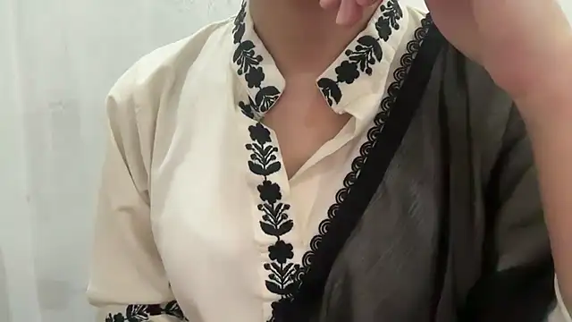 Minal 07 online show from 10/13/25, 04:41