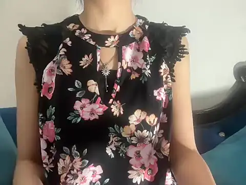 Minal 07 online show from 04/17/26, 06:00