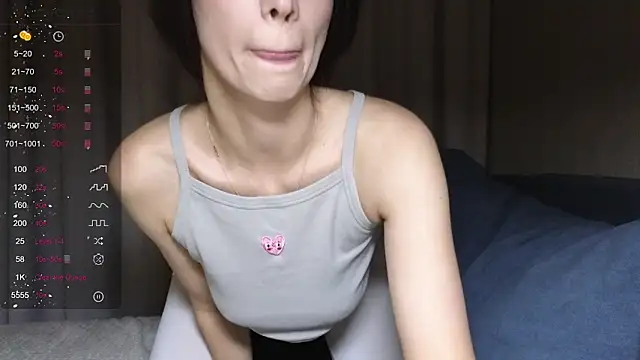 Alice Wonders online show from 09/21/25, 09:09