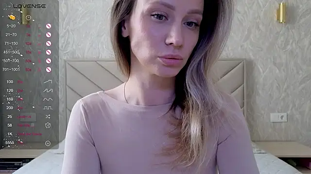 Snapshot of Alice_Wonders chatting on 03/13/26, 06:40 Alice Wonders online show from 03/13/26, 06:40