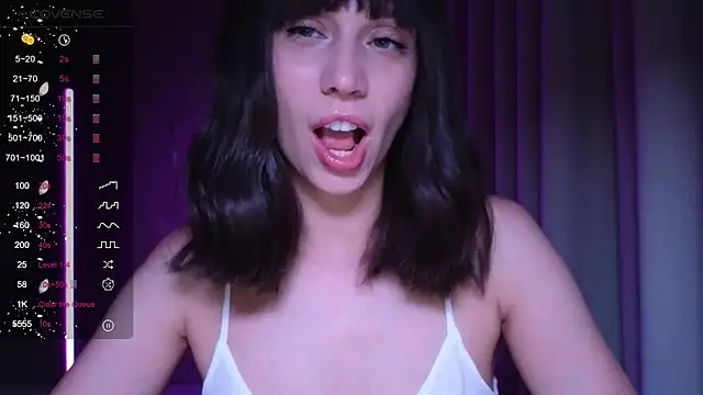 Alice Wonders online show from 10/17/25, 08:21