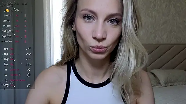 Snapshot of Alice_Wonders chatting on 05/12/26, 06:43 Alice Wonders online show from 05/12/26, 06:43