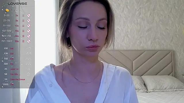 Snapshot of Alice_Wonders chatting on 03/11/26, 06:07 Alice Wonders online show from 03/11/26, 06:07