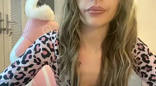 Snapshot of Lillymariee chatting on 01/17/25, 04:36 Lillymariee online show from 01/17/25, 04:36