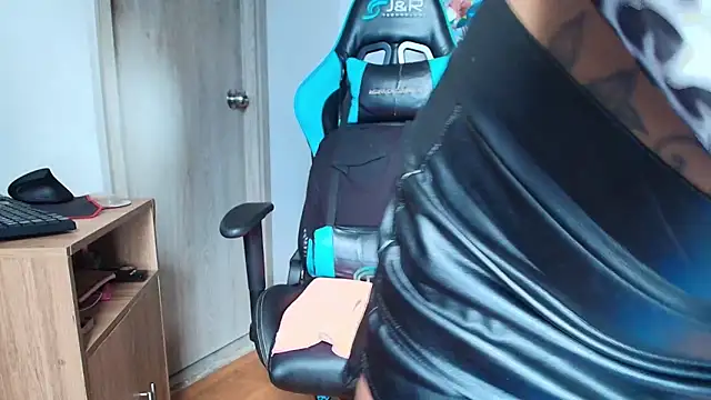 Hot Brunette34 online show from 03/22/26, 09:16