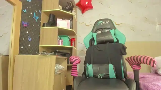 Hot Brunette34 online show from 11/15/25, 05:28