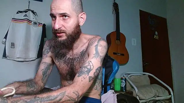 Snapshot of Tatted21xxx chatting on 06/25/26, 10:37 Tatted21xxx online show from 06/25/26, 10:37