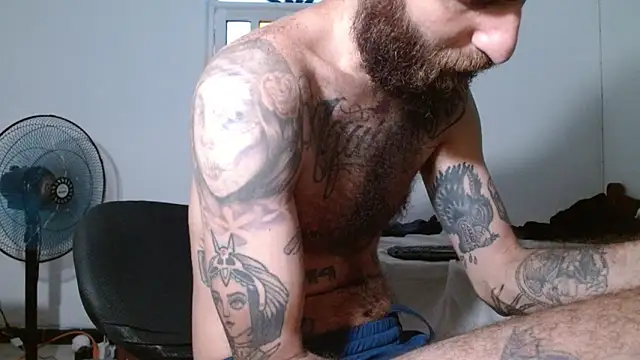 Snapshot of Tatted21xxx chatting on 10/05/25, 07:59 Tatted21xxx online show from 10/05/25, 07:59
