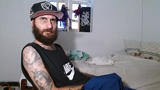 Snapshot of Tatted21xxx chatting on 10/19/25, 06:10 Tatted21xxx online show from 10/19/25, 06:10