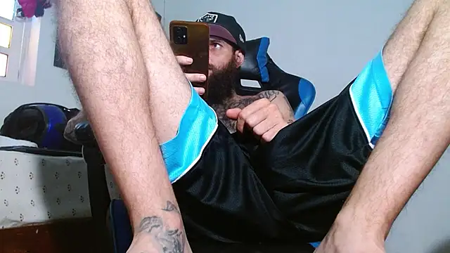 Snapshot of Tatted21xxx chatting on 03/27/26, 02:51 Tatted21xxx online show from 03/27/26, 02:51