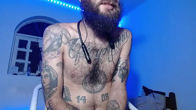 Snapshot of Tatted21xxx chatting on 11/20/25, 07:42 Tatted21xxx online show from 11/20/25, 07:42