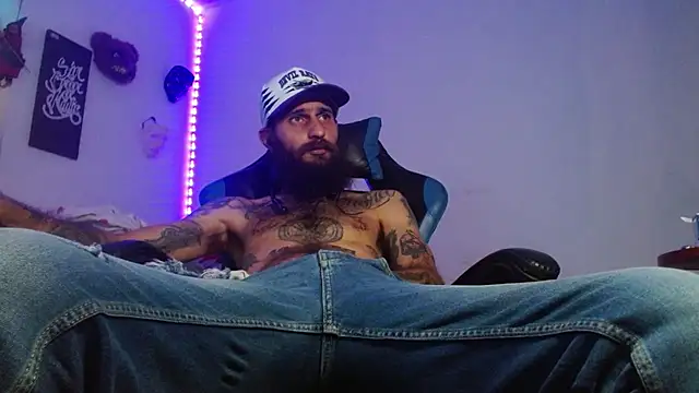 Snapshot of Tatted21xxx chatting on 02/28/26, 08:08 Tatted21xxx online show from 02/28/26, 08:08