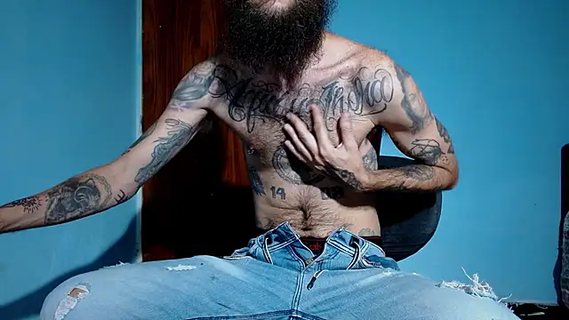 Snapshot of Tatted21xxx chatting on 03/10/25, 12:39 Tatted21xxx online show from 03/10/25, 12:39