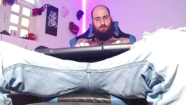 Snapshot of Tatted21xxx chatting on 04/16/26, 07:47 Tatted21xxx online show from 04/16/26, 07:47